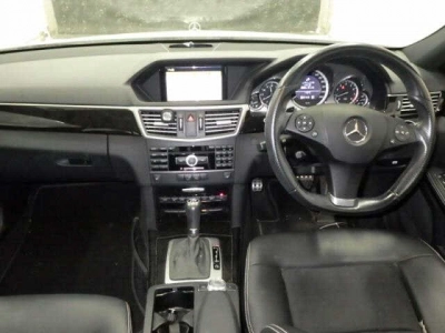 MERCEDES BENZ E CLASS