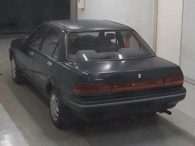 TOYOTA CARINA