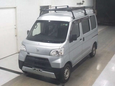 TOYOTA PIXIS VAN