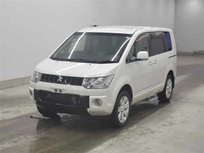 MITSUBISHI DELICA D:5