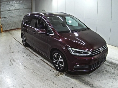 VOLKSWAGEN GOLF TOURAN