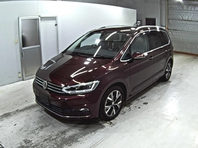 VOLKSWAGEN GOLF TOURAN