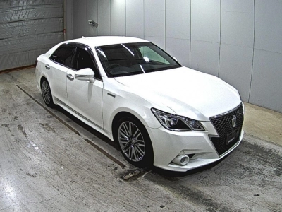 TOYOTA CROWN HYBRID