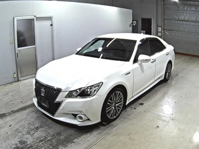 TOYOTA CROWN HYBRID