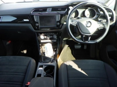 VOLKSWAGEN GOLF TOURAN