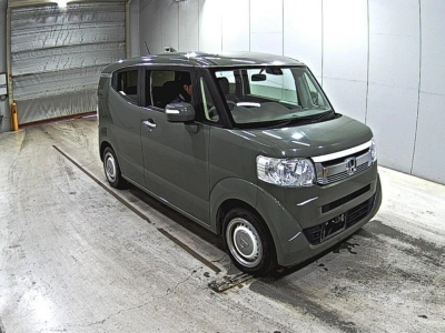 HONDA N-BOX SLASH