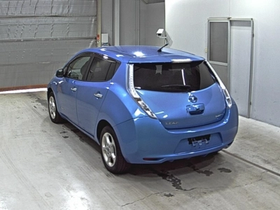 NISSAN LEAF