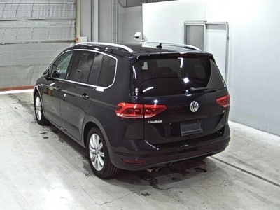 VOLKSWAGEN GOLF TOURAN