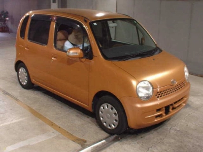 DAIHATSU MOVE LATTE