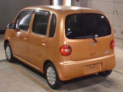 DAIHATSU MOVE LATTE