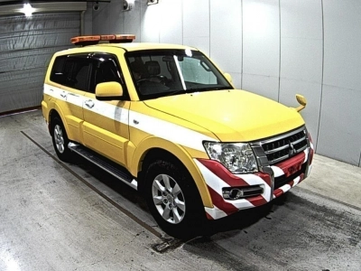 MITSUBISHI PAJERO