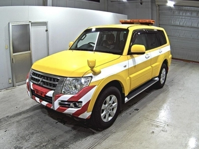 MITSUBISHI PAJERO