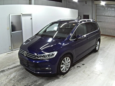 VOLKSWAGEN GOLF TOURAN