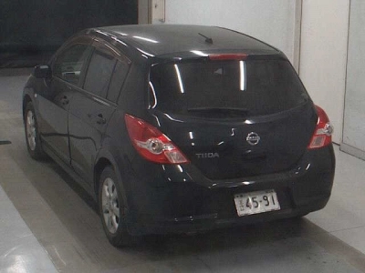 NISSAN TIIDA