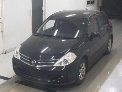 NISSAN TIIDA