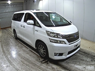 TOYOTA VELLFIRE HYBRID
