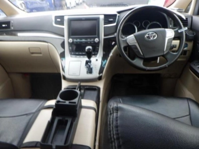 TOYOTA VELLFIRE HYBRID