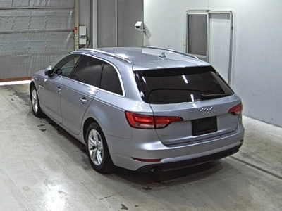 AUDI A4 AVANTE