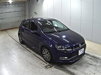 VOLKSWAGEN POLO