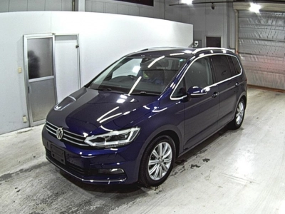 VOLKSWAGEN GOLF TOURAN