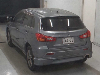MITSUBISHI RVR