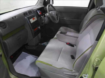 TOYOTA PIXIS SPACE