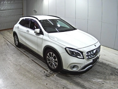 MERCEDES BENZ GLA