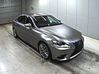 LEXUS IS
