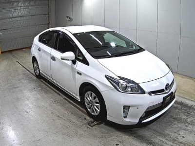 TOYOTA PRIUS PHV