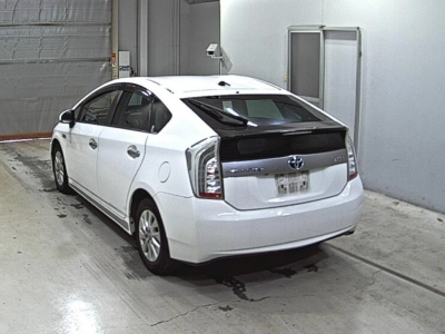TOYOTA PRIUS PHV