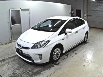 TOYOTA PRIUS PHV