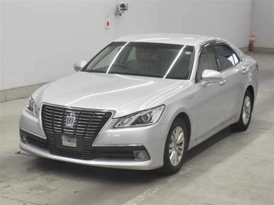 TOYOTA CROWN HYBRID