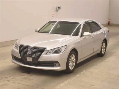 TOYOTA CROWN HYBRID