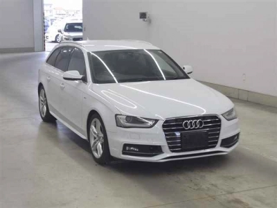 AUDI A4 AVANTE