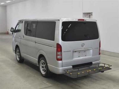 TOYOTA REGIUS VAN