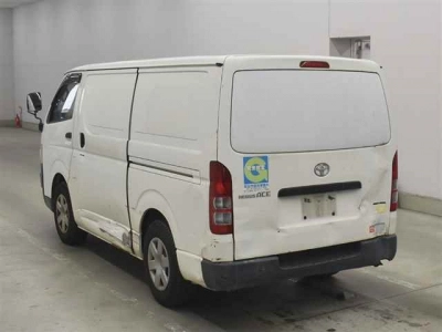 TOYOTA REGIUS VAN