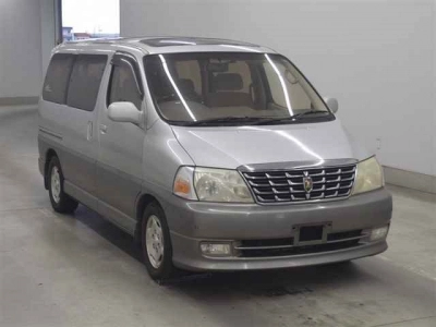 TOYOTA GRAND HIACE