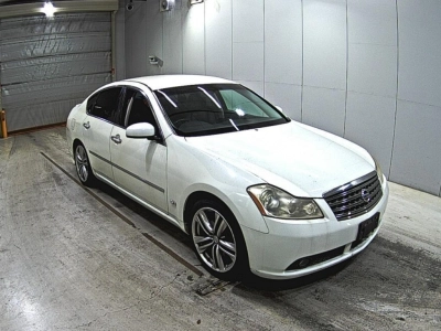 NISSAN FUGA