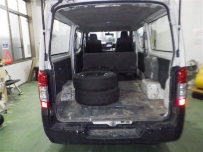 NISSAN NV350 CARAVAN