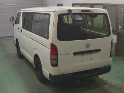 TOYOTA HIACE VAN