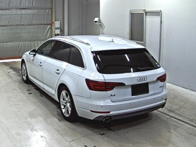 AUDI A4 AVANTE