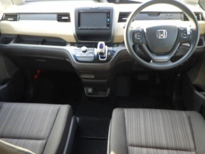 HONDA FREED HYBRID