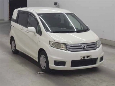HONDA FREED SPIKE