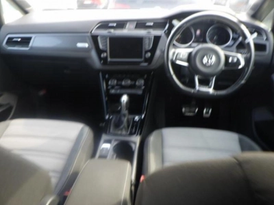 VOLKSWAGEN GOLF TOURAN