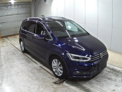 VOLKSWAGEN GOLF TOURAN