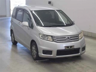 HONDA FREED SPIKE