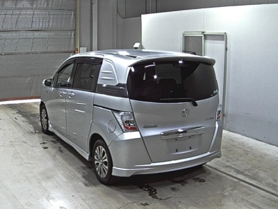 HONDA FREED SPIKE HYBRID