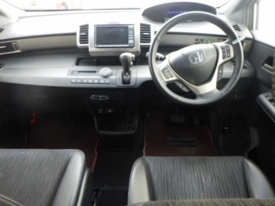 HONDA FREED SPIKE HYBRID