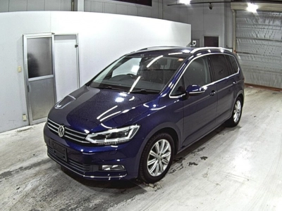 VOLKSWAGEN GOLF TOURAN