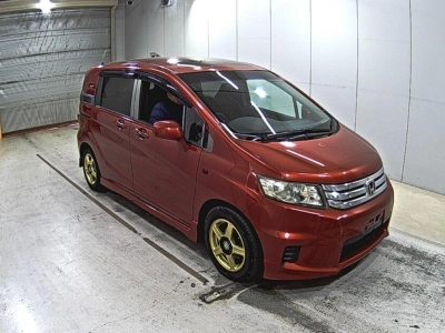 HONDA FREED SPIKE